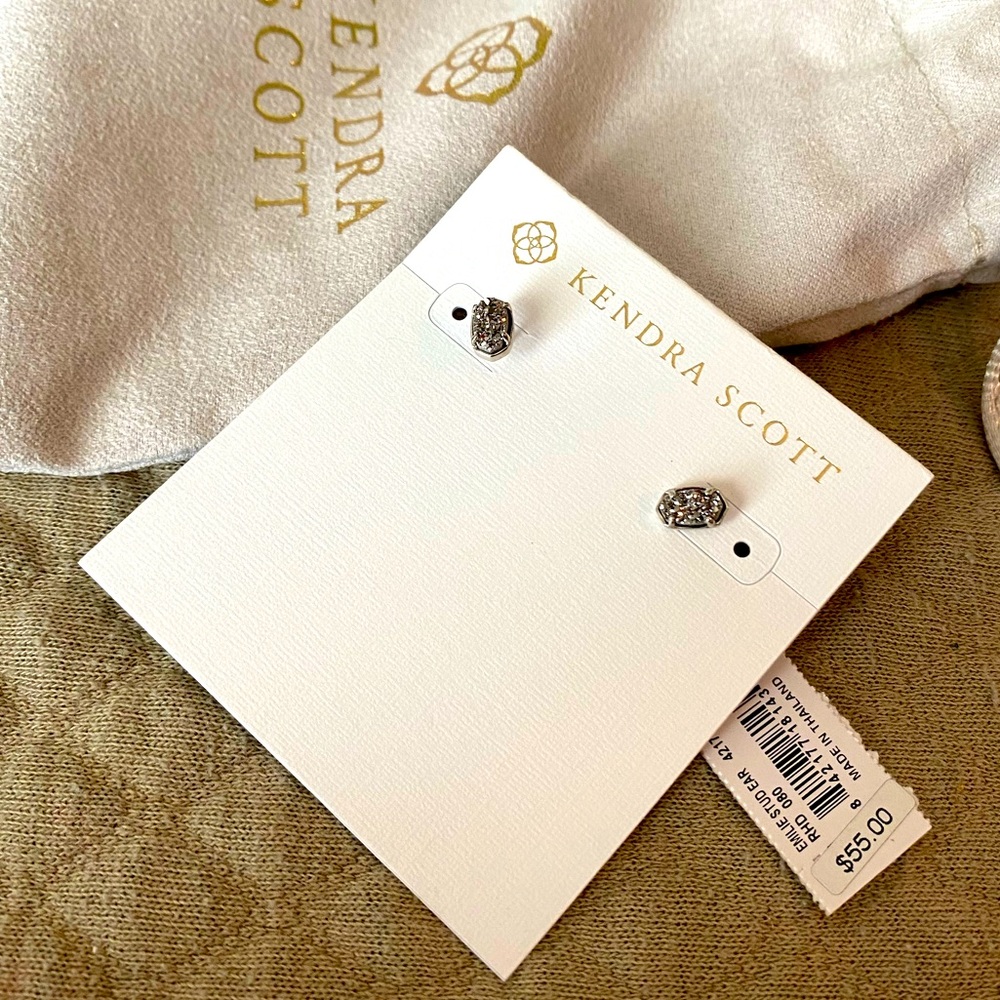 Brand new Kendra Scott Emilie studs